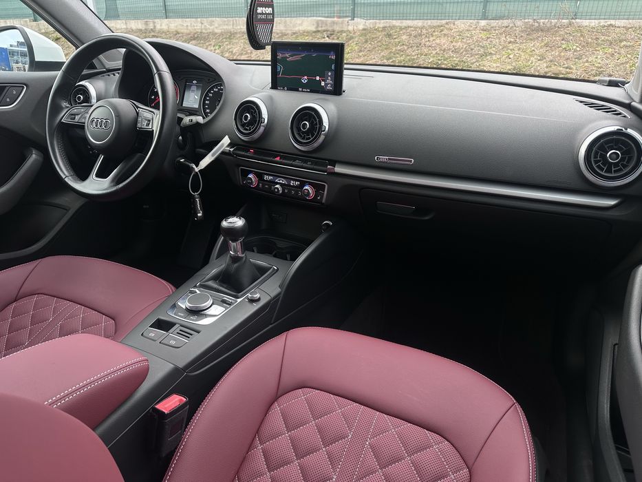 Audi A3 30TFSI 1.0 Benzina - 113Cp / Rate / Xenon / CarPlay / Piele