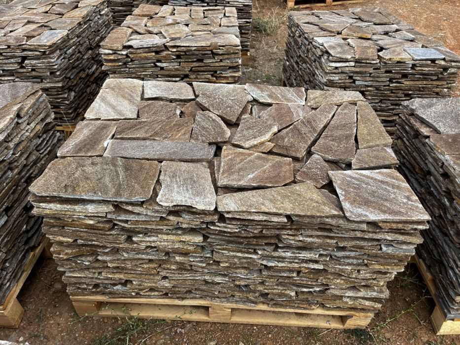 Облицовка от естествен камък- гнайс