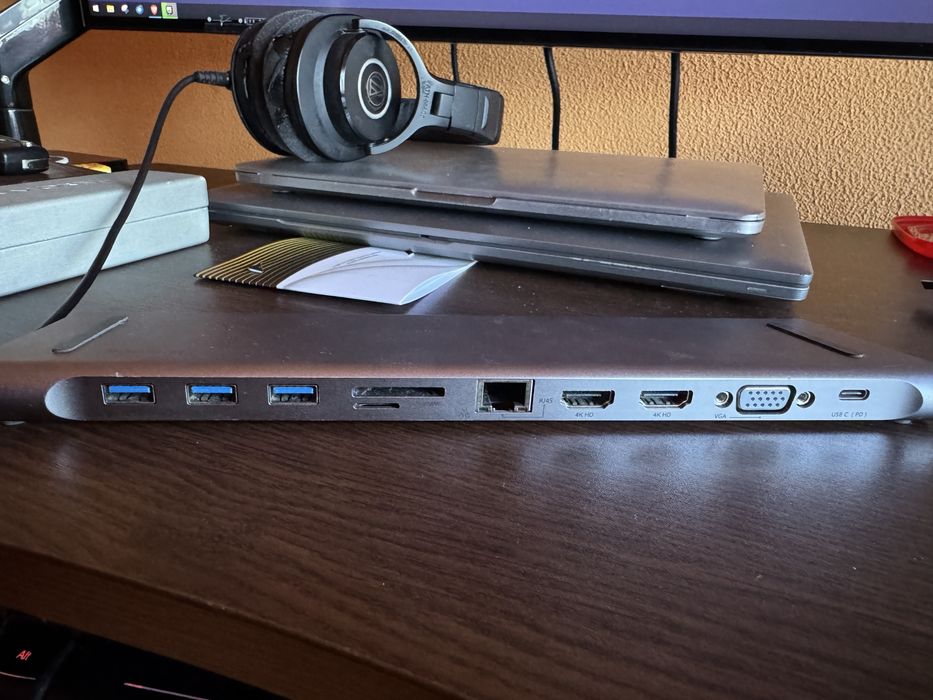 Продавам USB-C HUB Baseus C-C3UE2HVMS01 (11-в-1) – отлично състояние