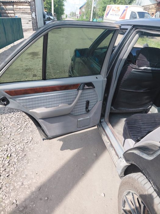 Продам мерседес Е230