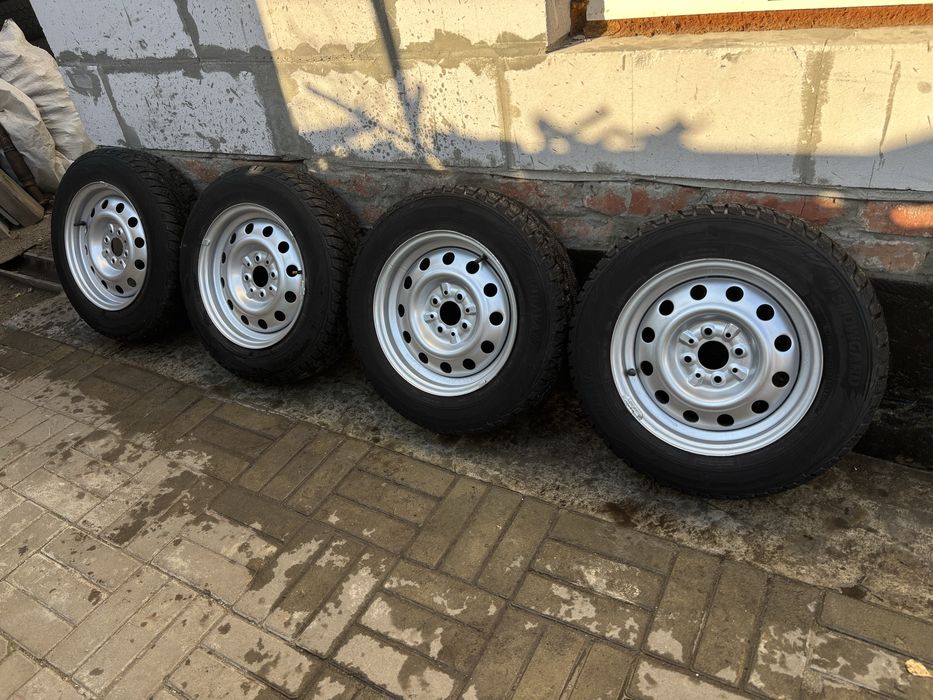 Продам штампы R14 4/98 с зимней резиной 175/70/14
