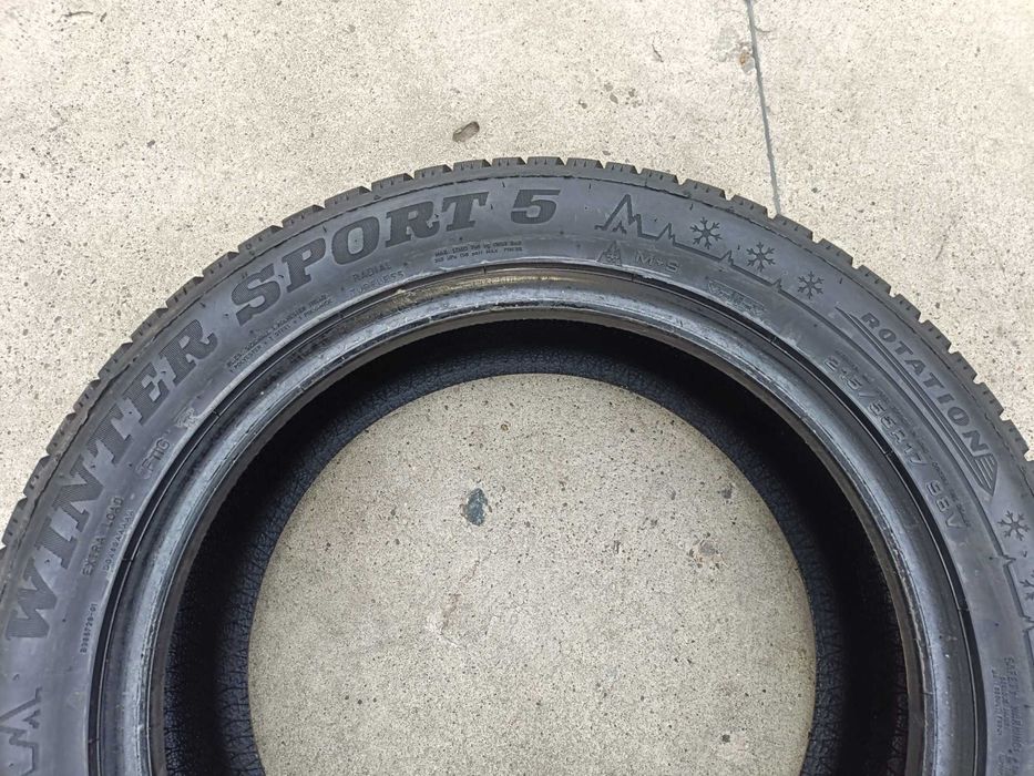 Doua anvelope iarna 215 55 17 dunlop winter sport 5 profil de 8 mm2522