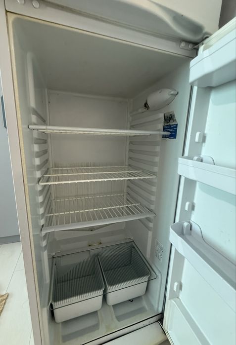 Холодильник Indesit