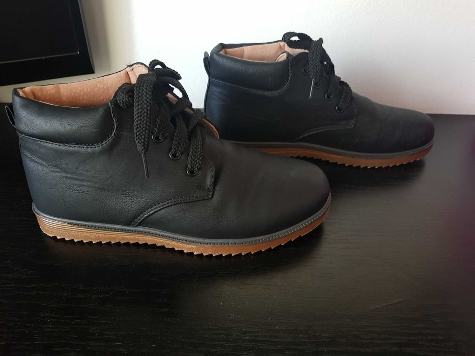 Pantofi negri cu siret 39 (25 cm)