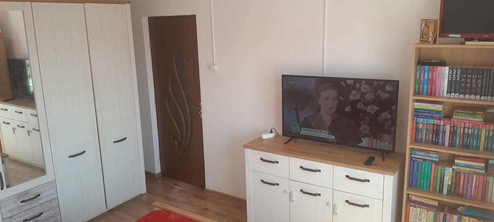 Vând apartament 2 camere în Rovinari