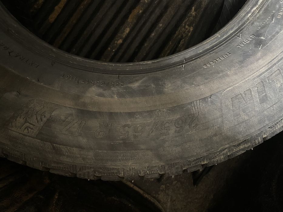 Б/у Зимние шины R17 с шипами