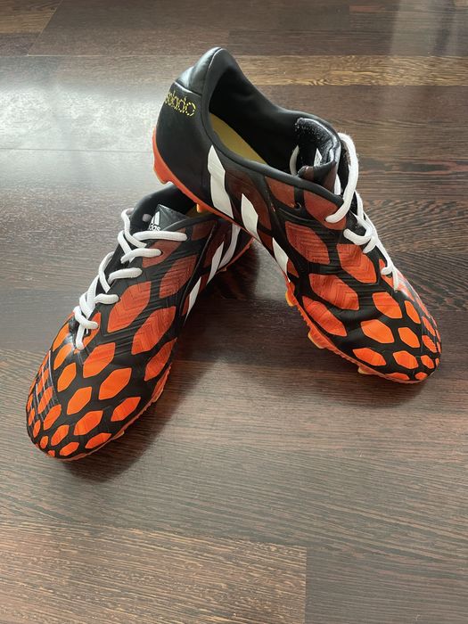 Ghete fotbal in stare foarte buna