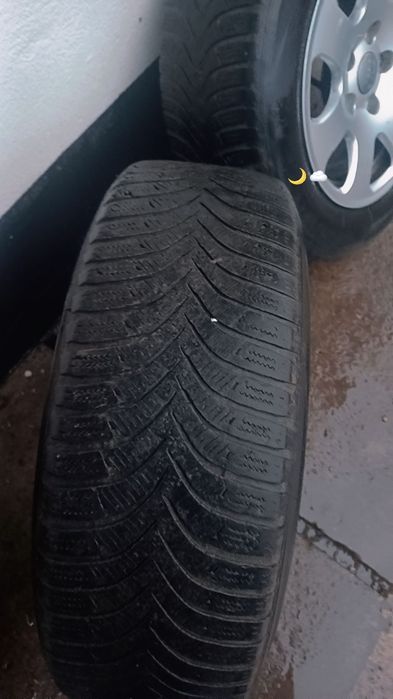 Vând roți cu jante de aluminiu