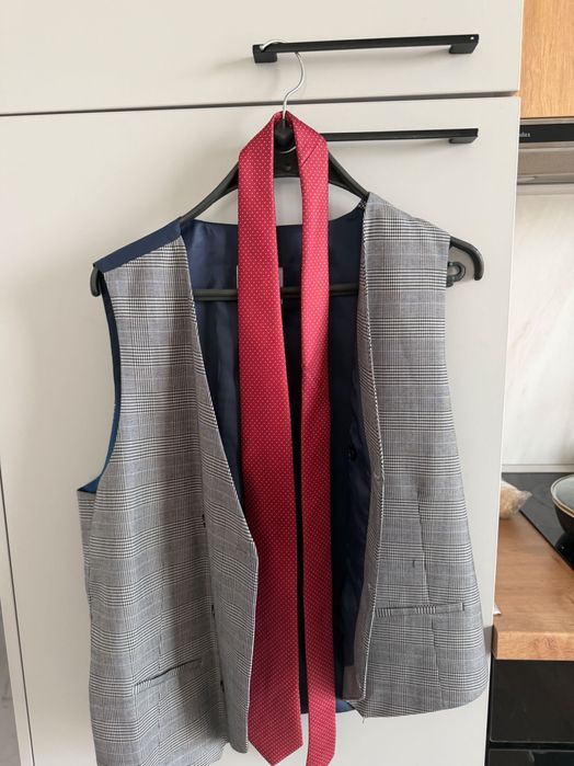 МЪЖКИ КОСТЮМ от две и три части 52 размер