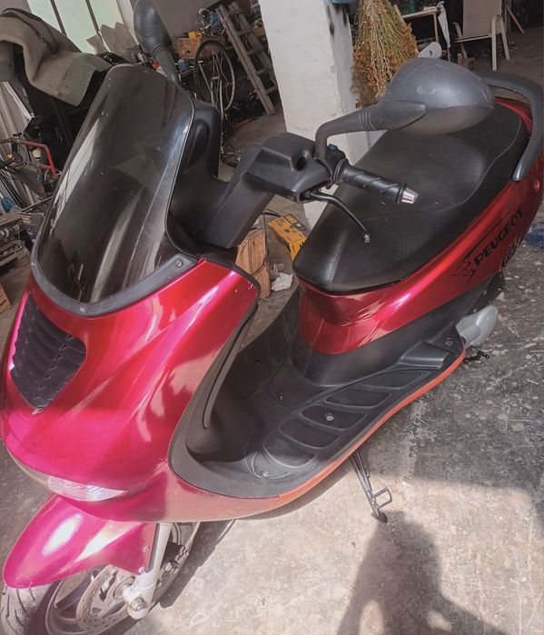 Vând Scuter Peugeot 125 cm an fabricație 2001