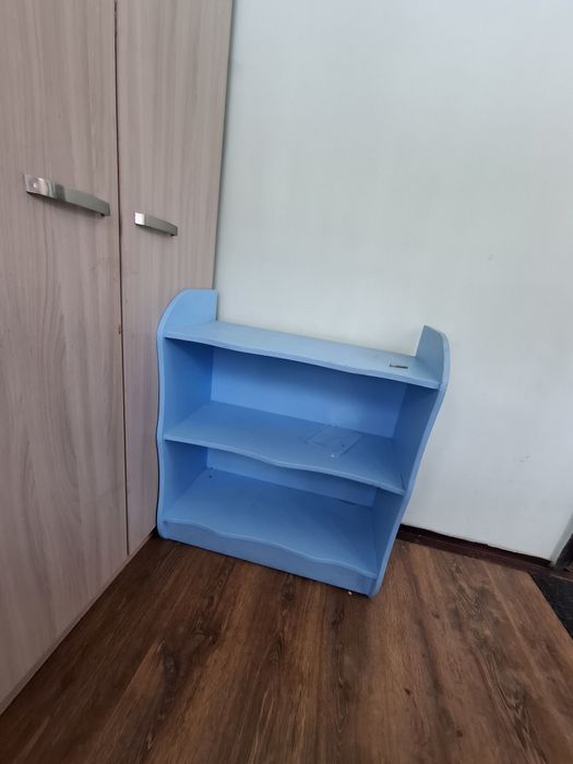 Стол письменный в хорошем состоянии