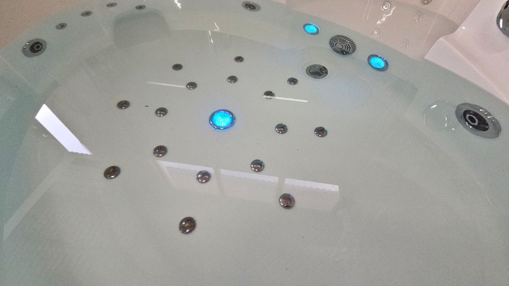 *Spa* Хидромасажна Вана Джакузи с Подгрев до 45°  1.51х1.51