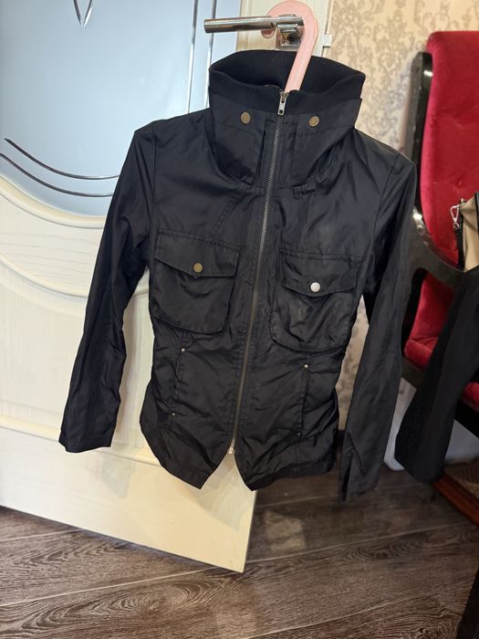 Женская куртка 42 р