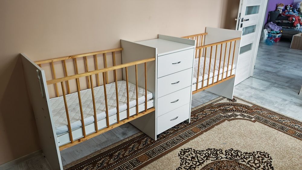 Vând pătuț gemeni