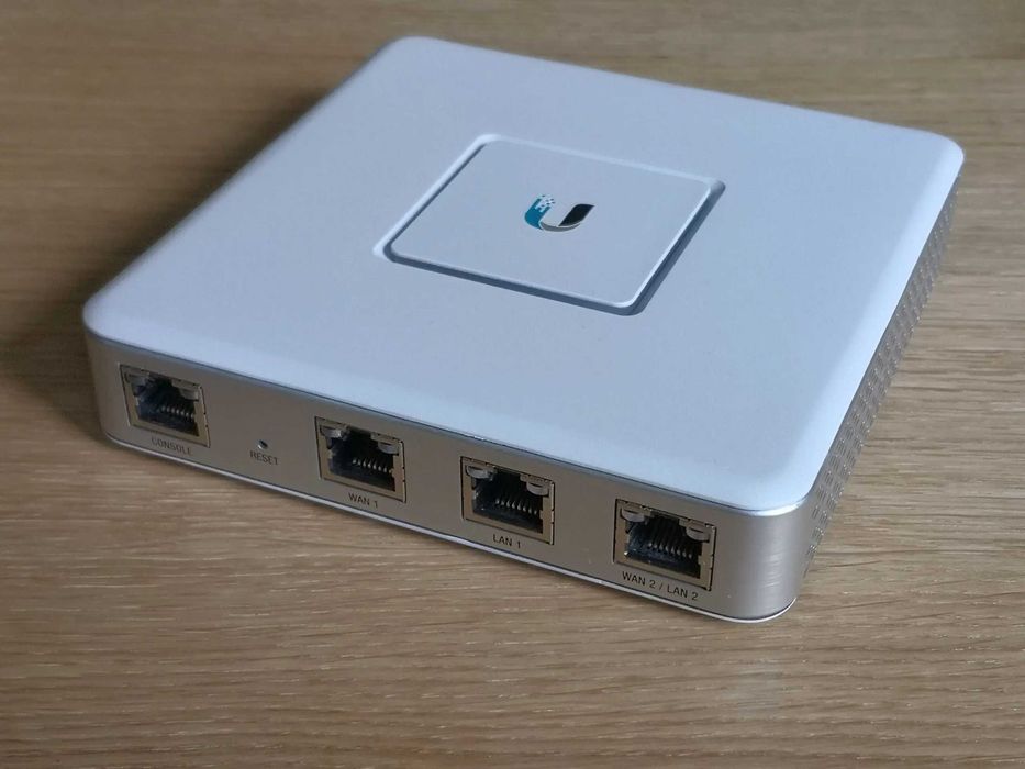 Router Ubiquiti USG 3P (UNIFI router, gigabit, dual WAN, load balance)