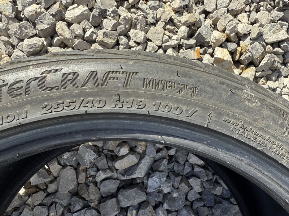 Kumho Wintercraft 255/40/19