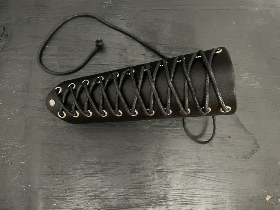 Продам нарукавник кожанный