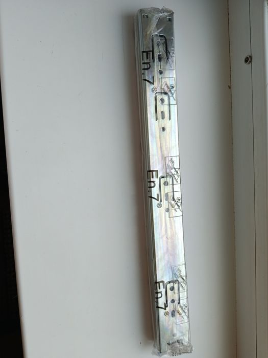 Направляющие для шкафчика