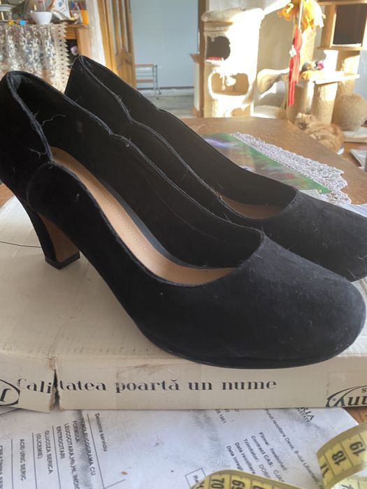 Pantofi clarks 39 negri piele natirala intoarsa