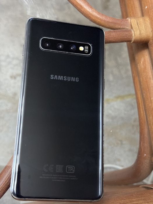 Продам samsung s10