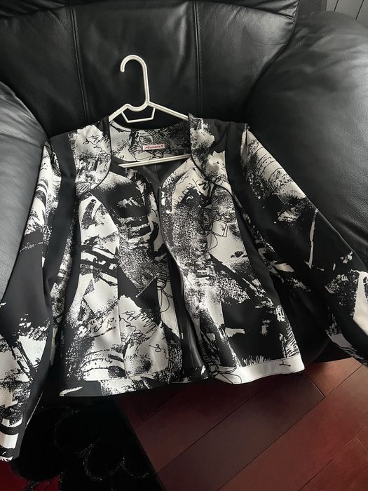 Фланела на сърчица, две елегантни сака и костюм със сако и потник