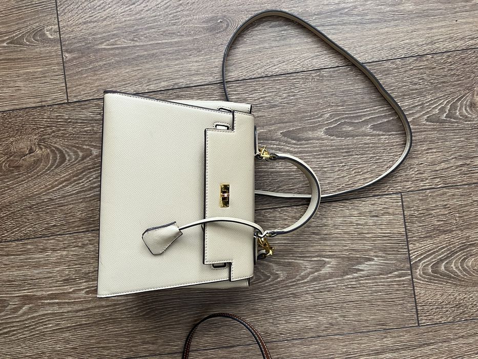 Сумка не новая отдам за 1000 тенге сама носила