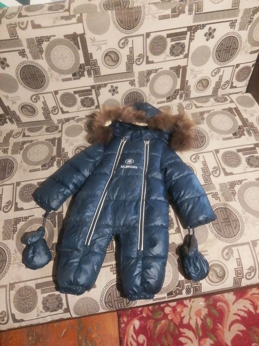 Продаю комбинезон зимние до года