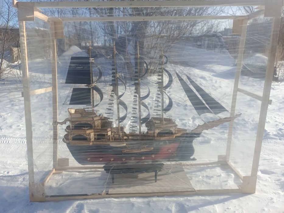 Продаётся эксклюзивный деревянный парусник