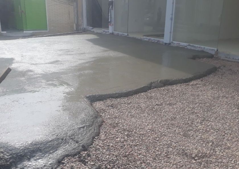 Стяшка наливной пол тратуар стяшка мастер опытный 20 лет