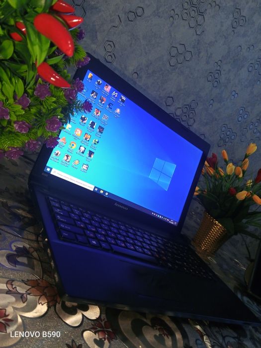 Ноутбук сотилади