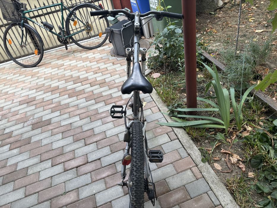 Bicicleta full suspension