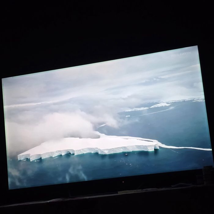 Продам телевизор большой