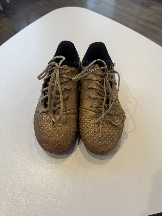 Децки бутонки Adidas Messi Gold