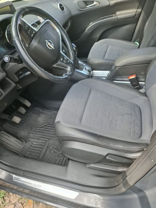 Vând Opel Meriva