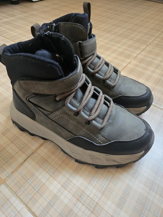 Продам ботинки на мальчика