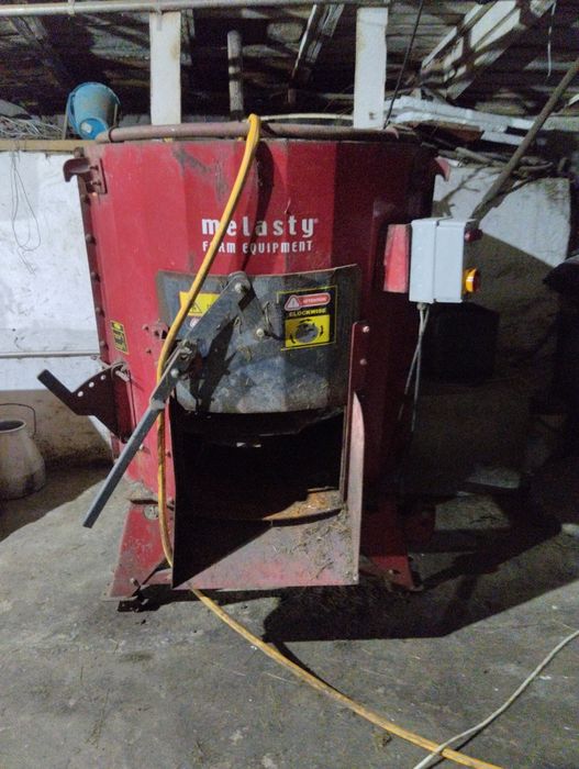 Кормосмеситель на 25-30 голов