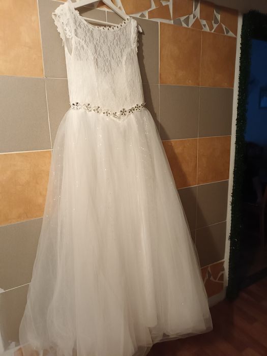 Donez rochie de mireasa