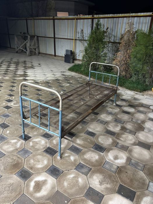 Продам советскую кровать. Самовывоз!