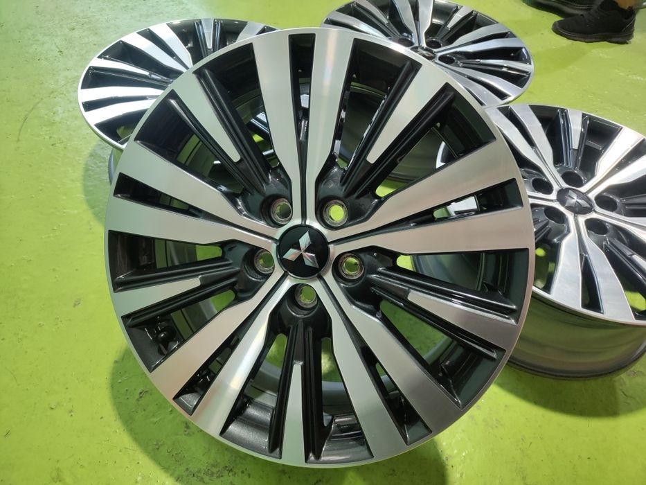 18 5x114.3 Mitsubishi Outlander лети джанти 5х114.3