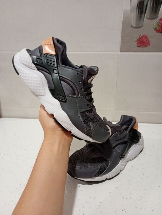 Adidași Nike Huarache Run