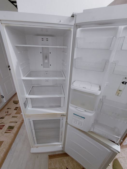 Продам 2х камерный холодильник LG