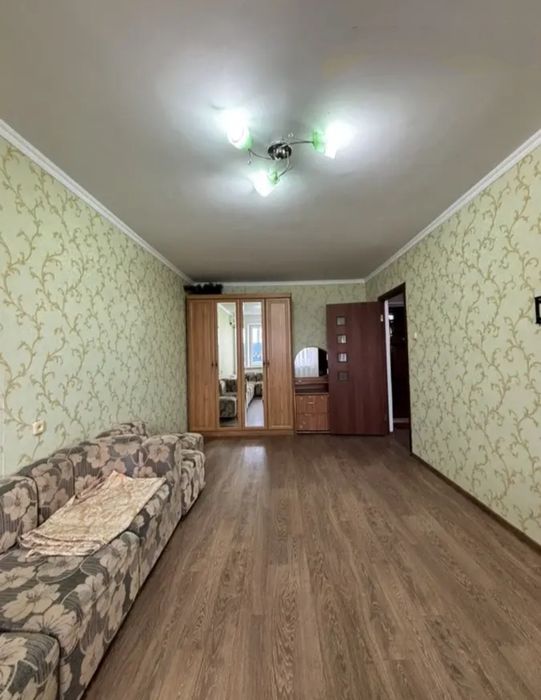 Продам 1 ком квартиру 4- й мкр!