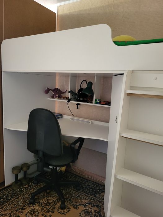 Двух яросная кровать