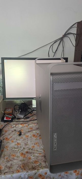 Power Mac G5 din 2003– Dual processor 2.0GHz, 1GB RAM, Radeon 9800 XT, Retro / Colecție