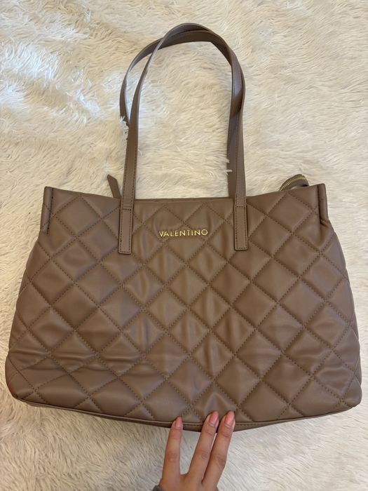 Чисто нова чанта Valentino