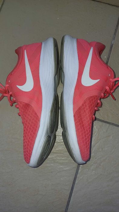 Nike маратонки 38.5