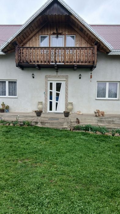 0753549640  Vând casa zona Zaharesti(centru) 15km de Suceava, 15-20 min de suceava