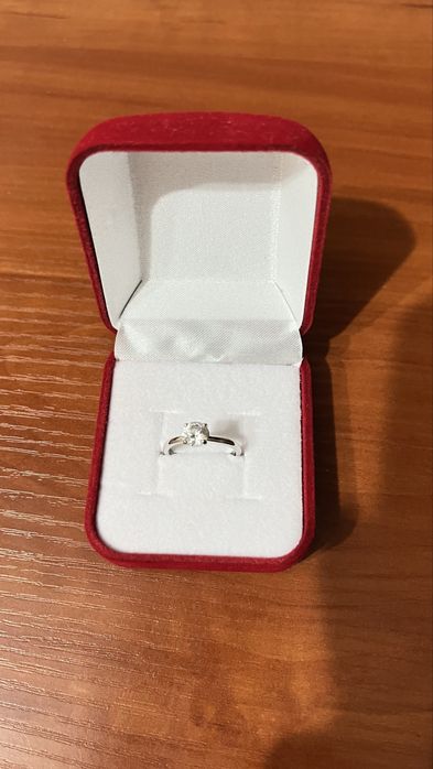 Кольцо из своровского серебра