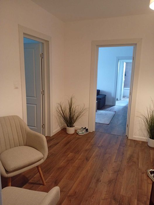 Inchiriez apartament