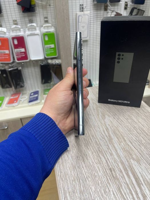 Samsung S23 Ultra xotirasi 12/256Gb